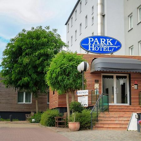 Parkhotel Neubrandenburg Exteriör bild