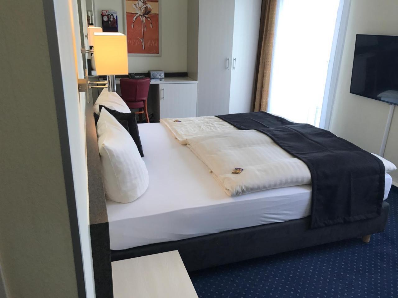 Parkhotel Neubrandenburg Exteriör bild
